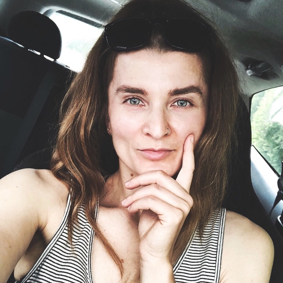 Meet your Posher, Monika - Picture 1 of 1